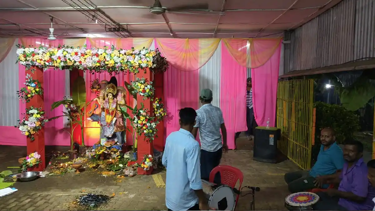 Guwahati Wraps Up Vishwakarma Puja with Day-Long Festivities