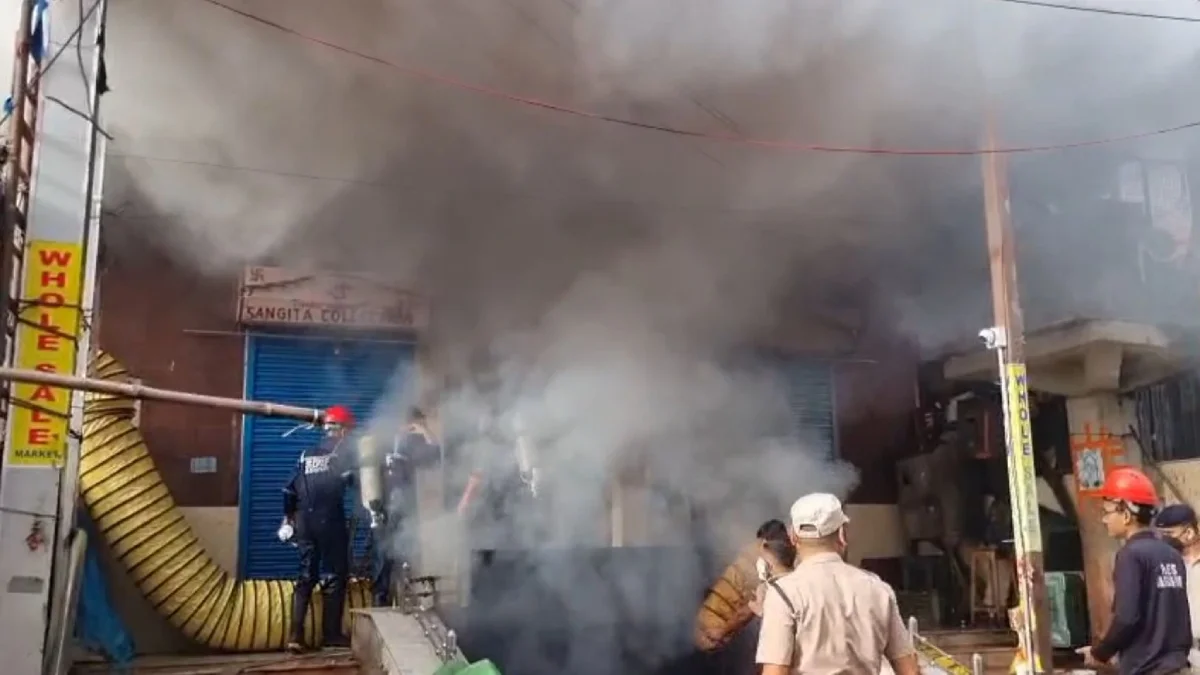Major Fire Breaks Out at Fancy Bazar’s Cyber Mart, One Dead and Four Injured