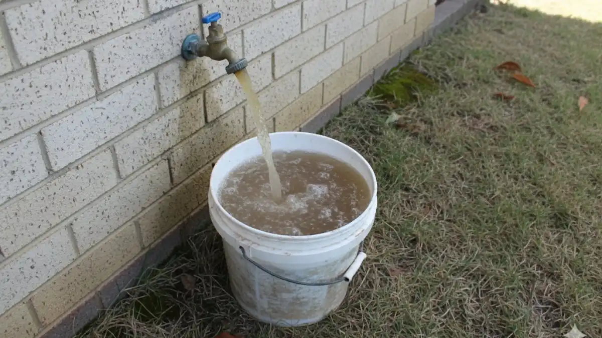 Foul Smell in Water Raises Safety Concerns in Guwahati’s Wireless Area