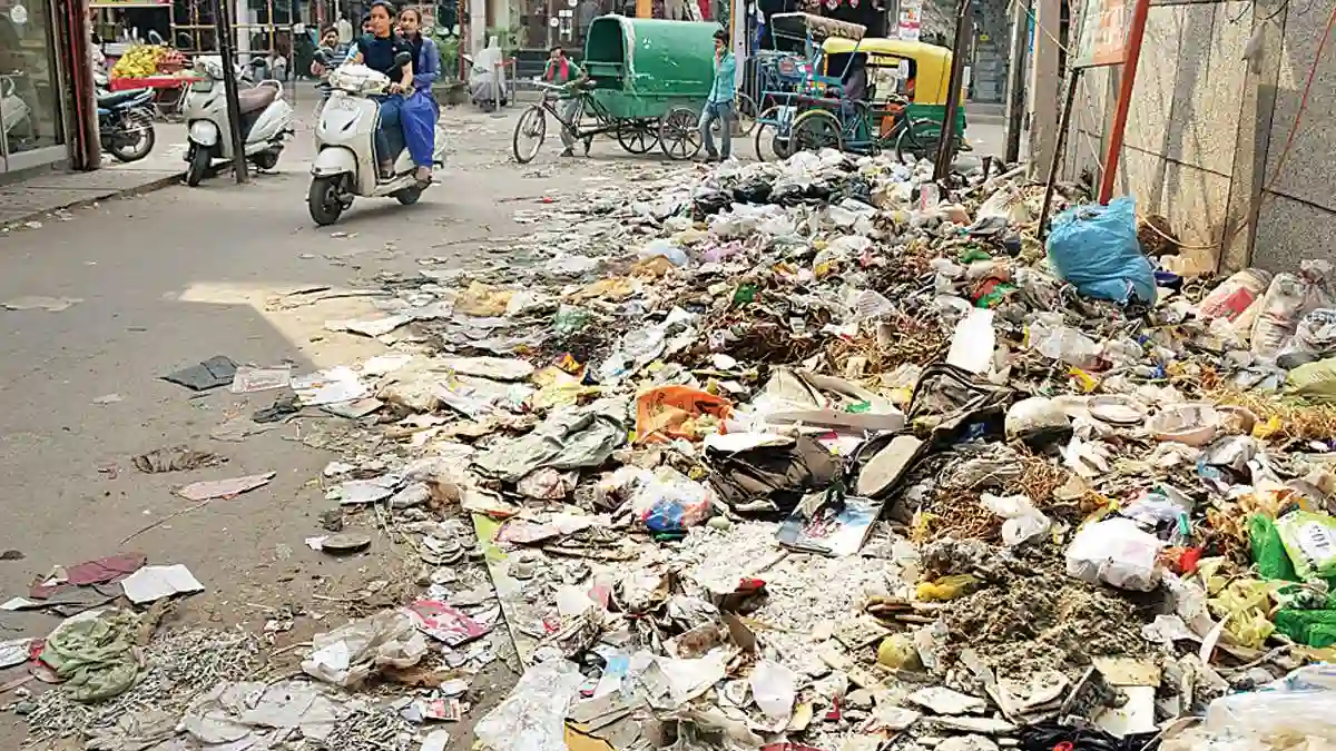 Garbage Piles Up Near NFR Headquarters Gate No. 1